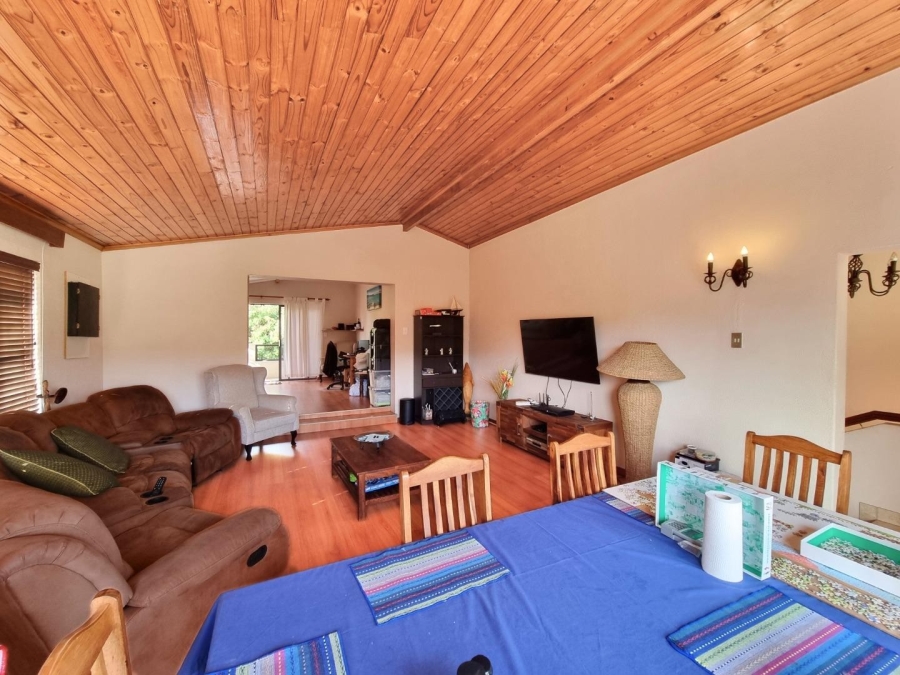 4 Bedroom Property for Sale in Sandbaai Western Cape